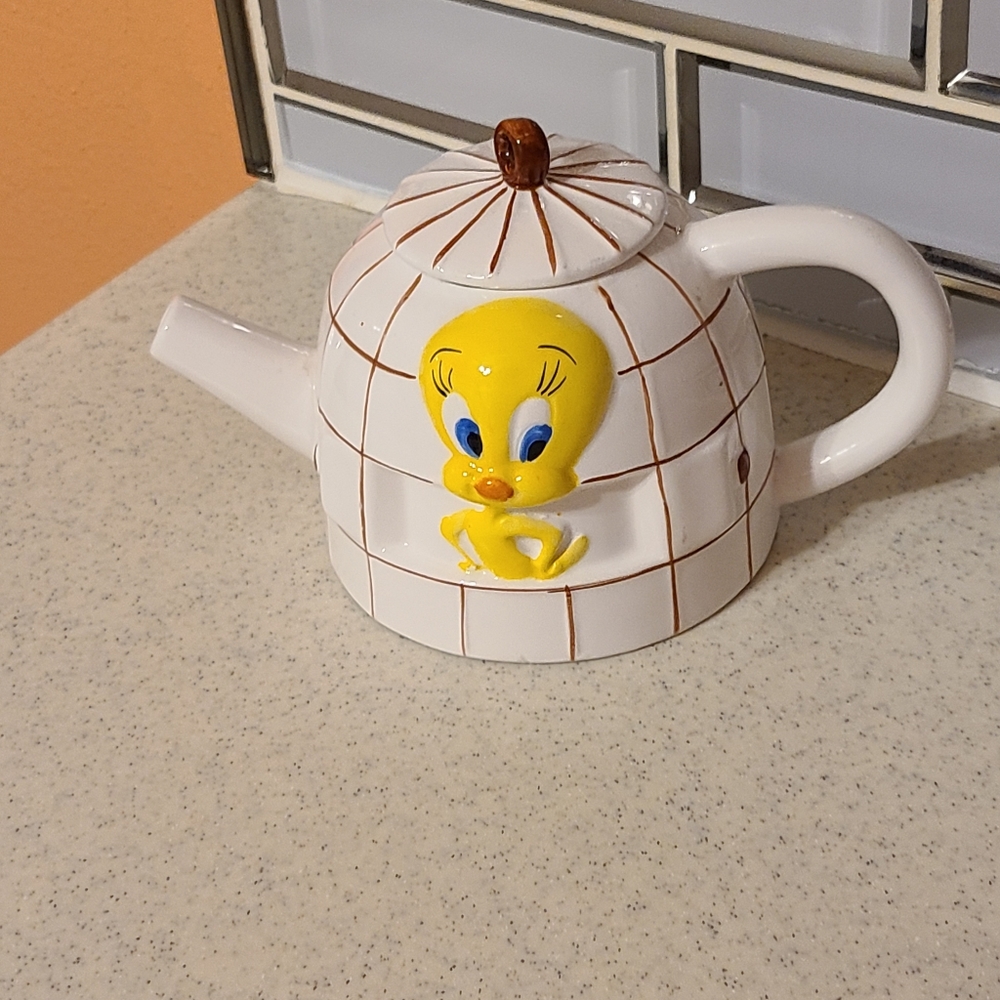 Tweetybird Vintage TeaPot